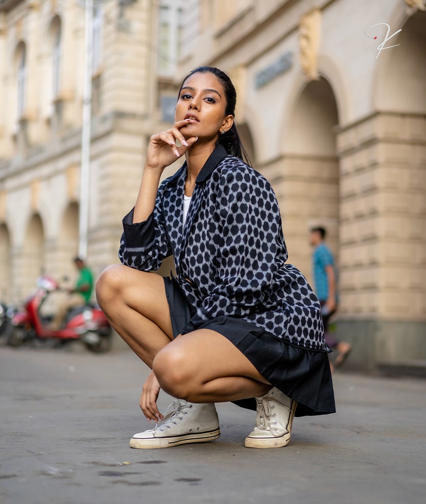 Krushnachuda-Black-Dahlia